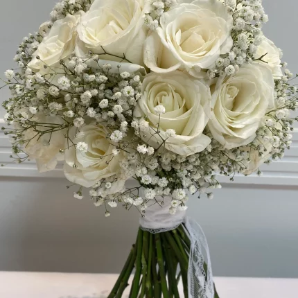 Modern Whimsical Style With Baby’s Breath And Rose Bridal Bouquet